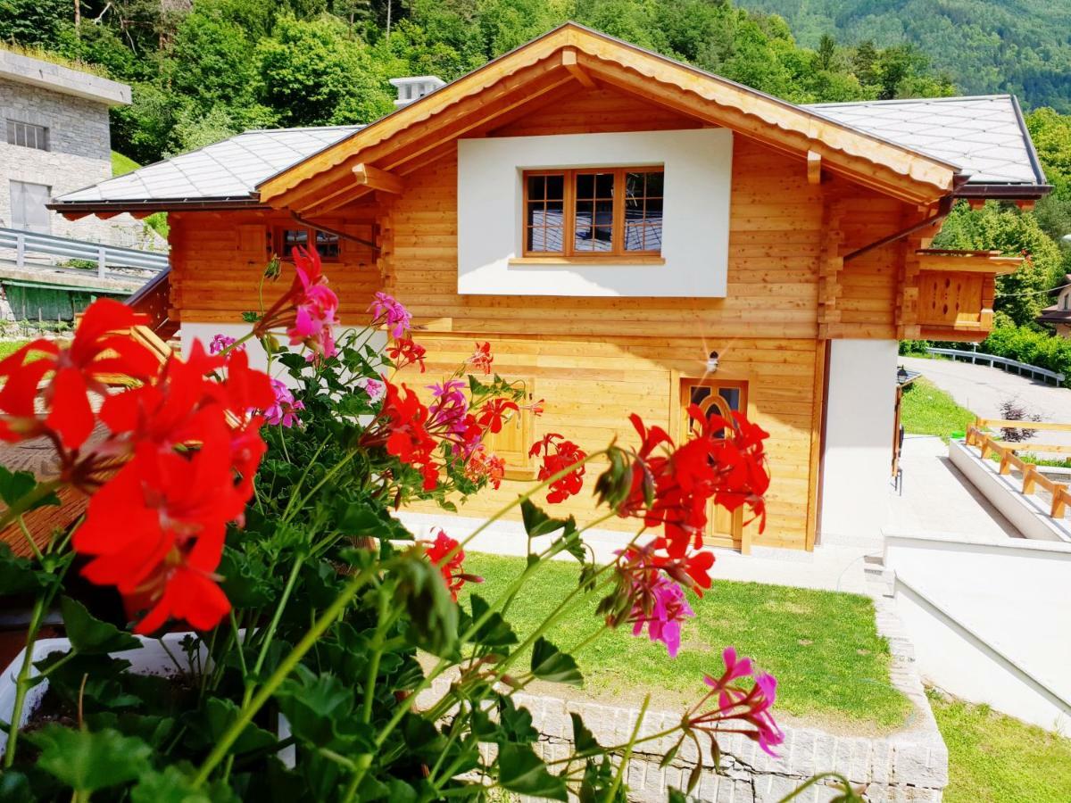 Casa Vacanza In Tipico Chalet Di Montagna Villa Varzo Kültér fotó