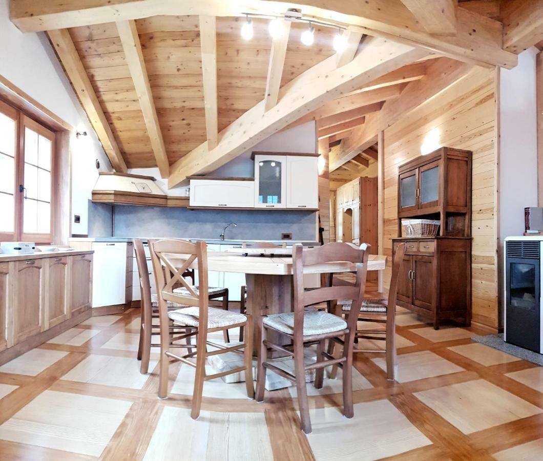 Casa Vacanza In Tipico Chalet Di Montagna Villa Varzo Kültér fotó